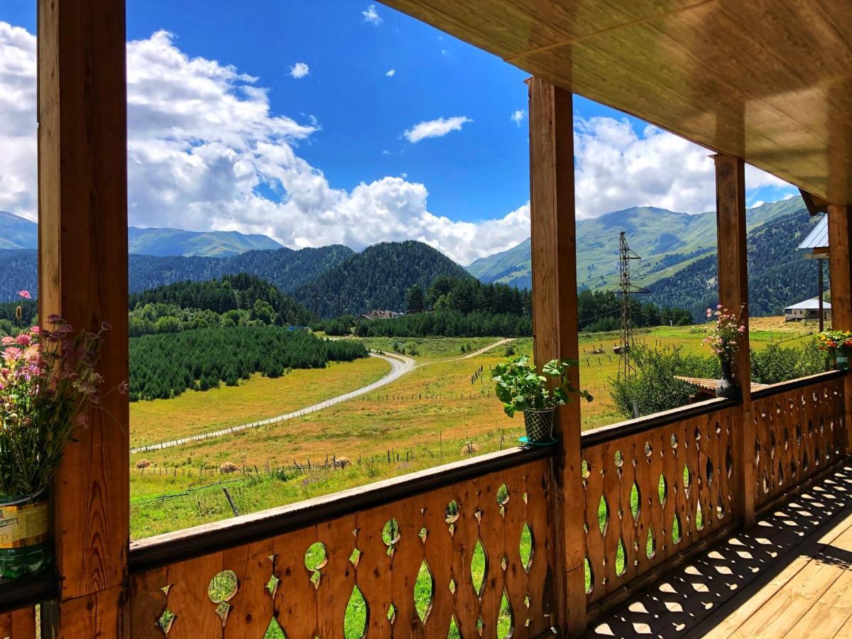 Guest House Gere Omalo Exterior foto