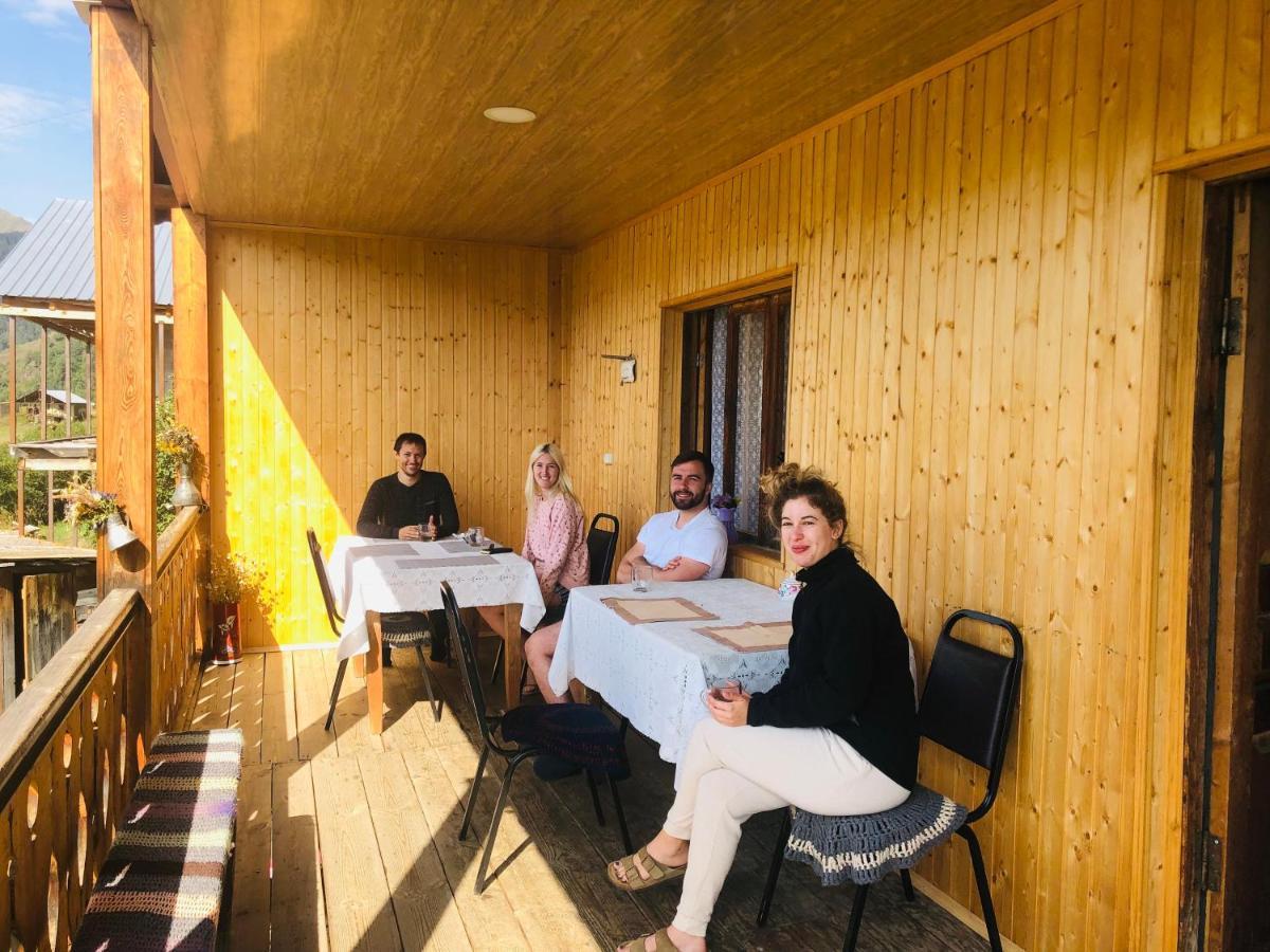 Guest House Gere Omalo Exterior foto